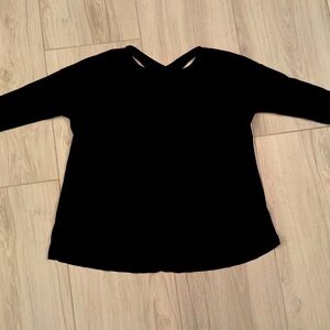 Women’s XL Lululemon long sleeve shirt with cutout back